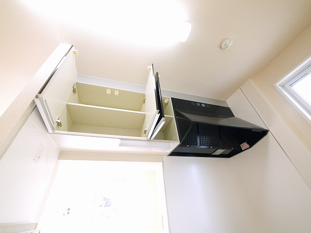 グランディール六条緑町のキッチン|コンパクトなキッチンで掃除もラクラク