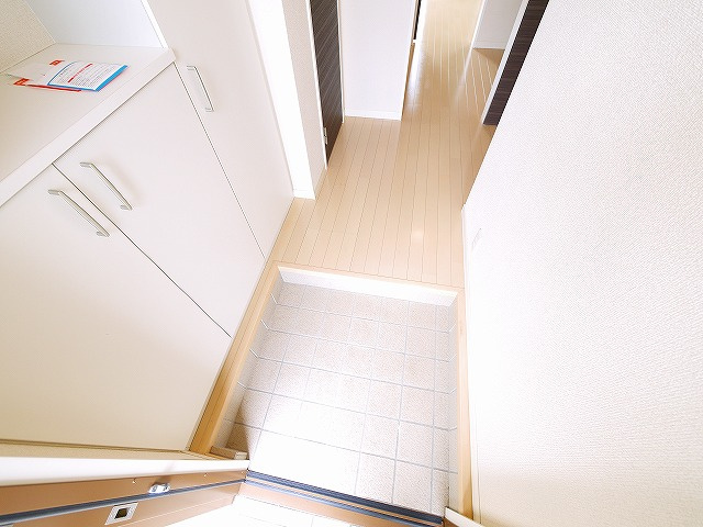 グランディール六条緑町の玄関|シンプルで使いやすい玄関です