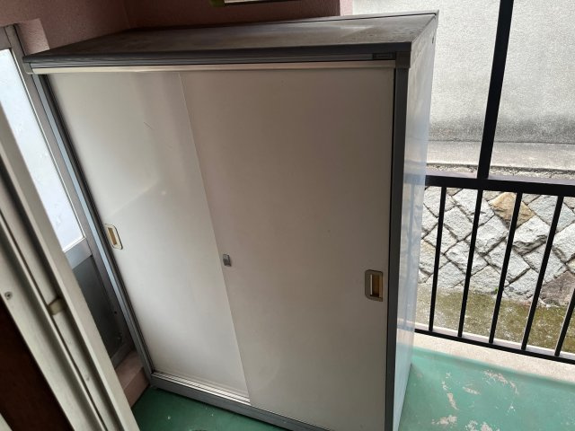 蜜蜂アパートのバルコニー