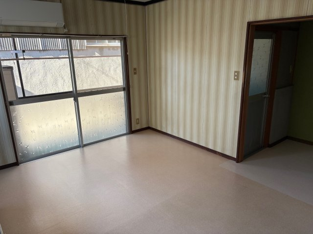 蜜蜂アパートの居間・リビング