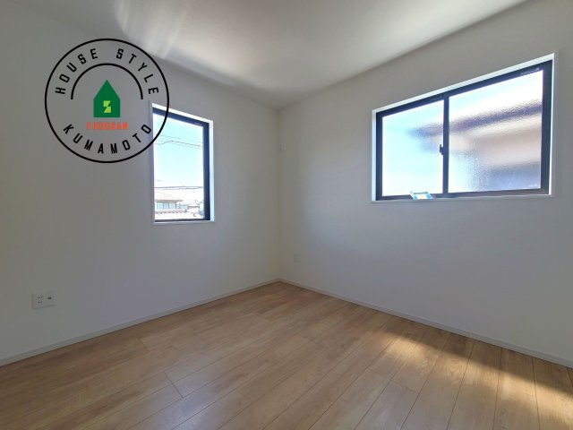 合志市御代志第2-2棟(2号棟)の内観：施工例|採光良好な洋室は全居室、複層ガラスの遮熱効果と断熱効果で、一年中快適に過ごせます。