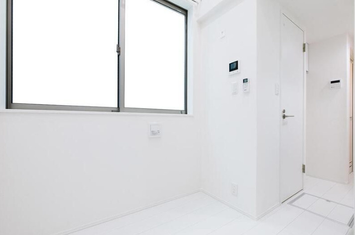 エムズコート深沢　敷金礼金0　ネット0　オートロック　デザイナーズの居間・リビング