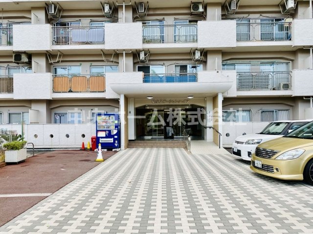 関屋ステーションハイツのエントランス|【エントランス】マンションのエントランスは、その物件の印象を決める、顔とも言える場所です。毎日通る場所ですからきれいなのが良いです。