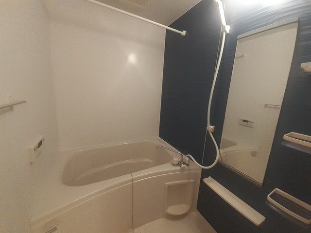 ラフレシール三日市Ⅲの浴室