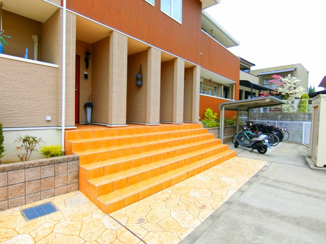 ラフレシール三日市Ⅲのエントランス
