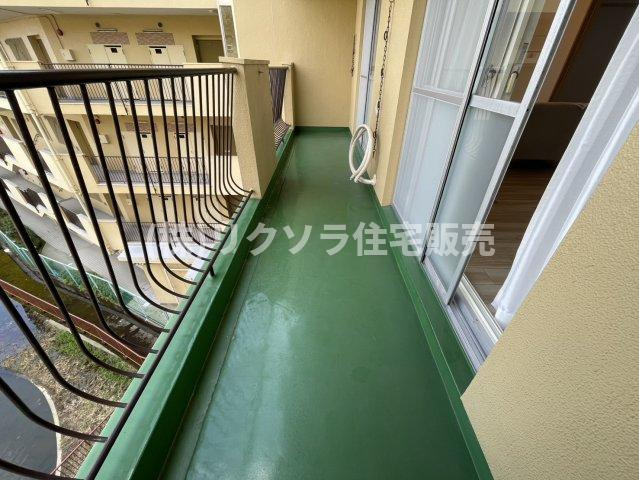メゾン枚方岡山手のバルコニー|■物件内覧・資金計画相談・住宅ローン相談、リフォーム相談、お問合せ受付中■
※当日・翌日のご内覧、ご相談はお電話でのお問合せがスムーズです！