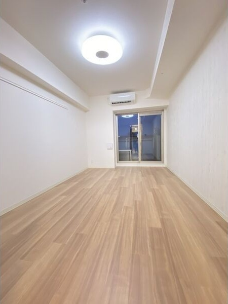 PHOENIX新大阪の洋室