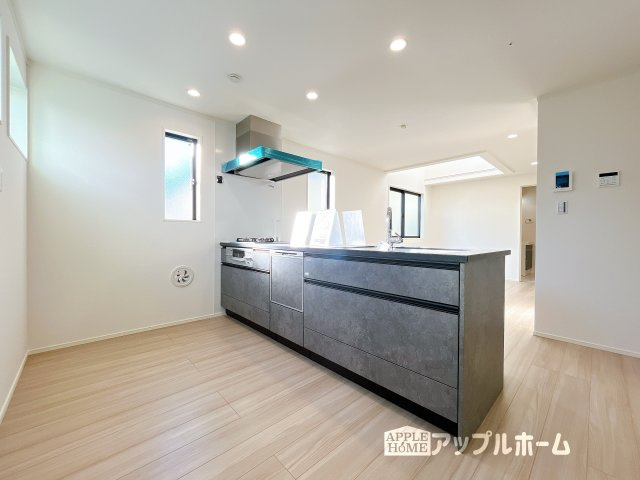 【新築住宅】さいたま市浦和区北浦和三 1期のキッチン|キッチンの収納も充実☆食洗器完備で家事も楽々♪生活の質が向上すること間違いなしの充実設備です。