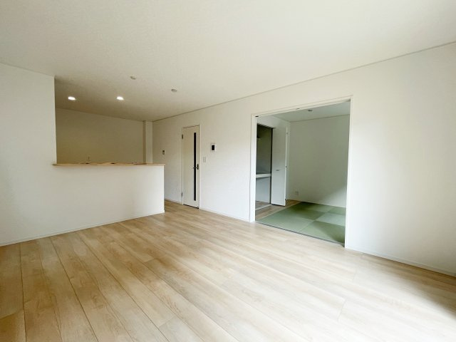 新築戸建・新築建売　いわき市小名浜南富岡第1　小名浜西小・小名浜第一中の居間・リビング|住宅ローンのご相談やオプション工事のお見積もりなどお気軽にお問い合わせください♪