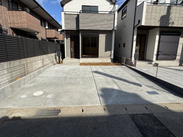 松戸市上本郷新築戸建（上本郷１番）の駐車場|A号棟駐車スペース・並列2台駐車可