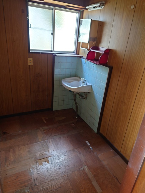 玉野市玉原2丁目の洗面所