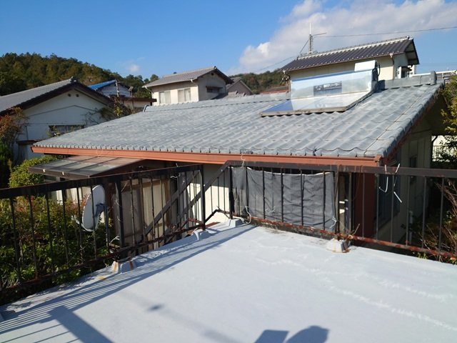 玉野市玉原2丁目のその他|駐車場の上から屋根