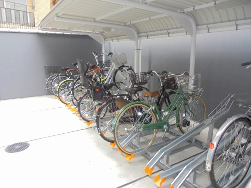 ザ・サンメゾン京都御所西の駐輪場