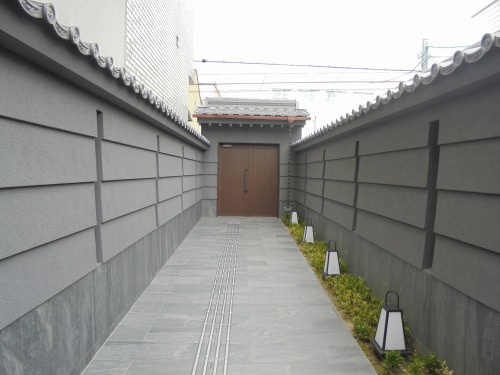 ザ・サンメゾン京都御所西のエントランス