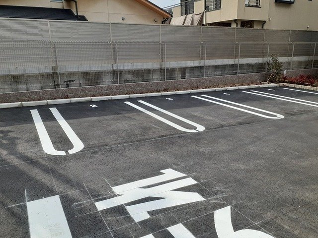 カーサフェリーチェの駐車場