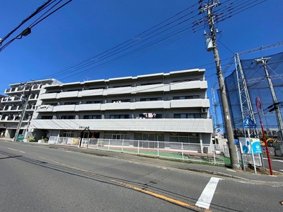 【外観】 | ルミエール日吉 | 複数沿線利用可能な「日吉」駅まで徒歩圏内♪コンビニが近くて便利な立地！エレベーター付きの4階建てマンションです！