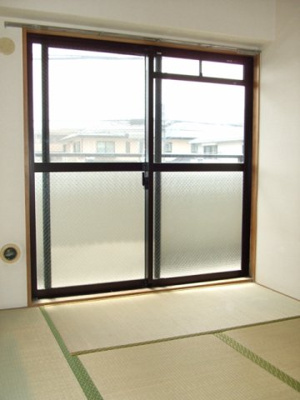 【和室】 | ルミエール日吉 | 南向き和室6帖☆バルコニーに繋がる陽当たりの良いお部屋です！赤ちゃんのごろごろやハイハイはやっぱり和室がよかったりします♪