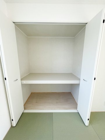 新築戸建・新築建売　いわき市小名浜南富岡第1　小名浜西小・小名浜第一中の収納|用途に応じてアレンジのできる洋風も取り入れた和室！