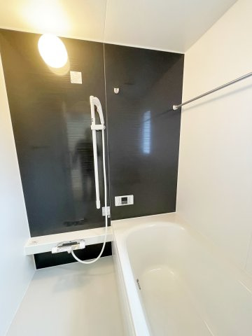 新築戸建・新築建売　いわき市小名浜南富岡第1　小名浜西小・小名浜第一中の浴室|浴室乾燥機付きで雨の日や花粉の時期でも室内干しができるので安心です！