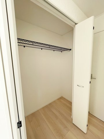 新築戸建・新築建売　いわき市小名浜南富岡第1　小名浜西小・小名浜第一中の収納|棚付きクローゼットは衣類だけでなくバッグや帽子も綺麗に収まる収納力が魅力です！