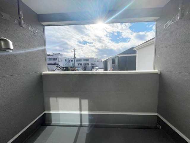 新築戸建・新築建売　いわき市小名浜南富岡第1　小名浜西小・小名浜第一中のバルコニー|インナーバルコニーは天候に左右されずに、プライベートな空間でくつろぎや洗濯物干しに最適！