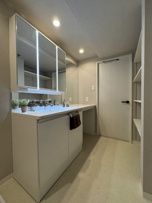 クレアガーデン高須A棟の独立洗面台