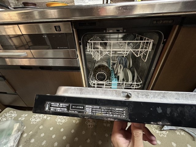 安佐北区亀山南3丁目　土地建物の設備|ビルトインタイプの食洗器が備わっており毎日の後片付けを大幅に効率化してくれます。手洗いでは手間のかか