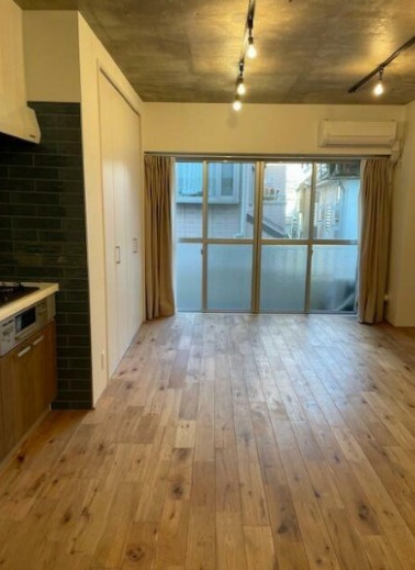 リフィオ三軒茶屋　ネット0　宅配BOX　カウンターキッチンの居間・リビング