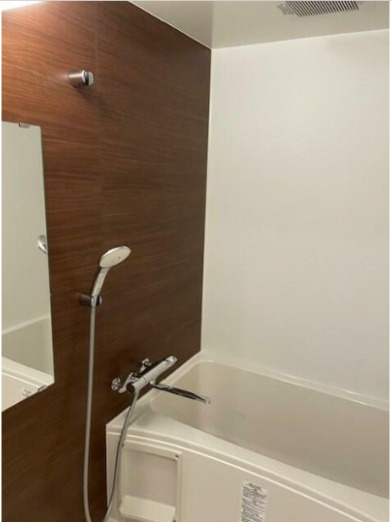 リフィオ三軒茶屋　ネット0　宅配BOX　カウンターキッチンの浴室