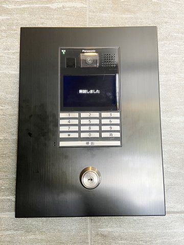 TENAS泉(テナス泉)のエントランス