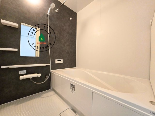 熊本市中央区帯山3丁目第2-1棟(1号棟)の浴室|1日の疲れを癒してくれる広々バスルーム。雨の日のお洗濯にも大活躍な浴室乾燥機付です！