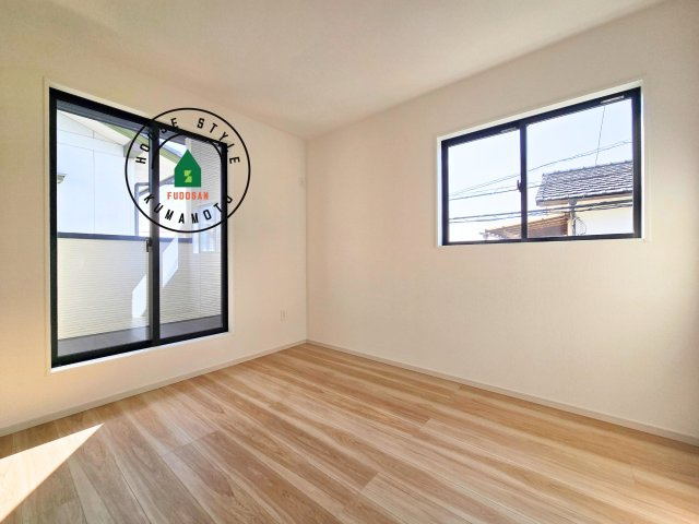 熊本市中央区帯山3丁目第2-1棟(1号棟)の洋室|採光良好な洋室は全居室、複層ガラスの遮熱効果と断熱効果で、一年中快適に過ごせます。