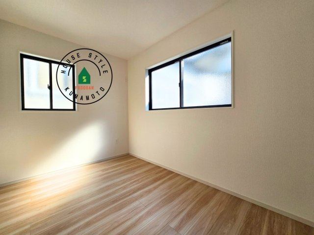 熊本市中央区帯山3丁目第2-1棟(1号棟)の子供部屋|穏やかな光が差し込む室内には、穏やかな時間が流れます。