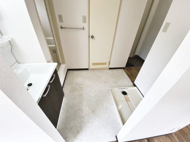 OBハイツの玄関