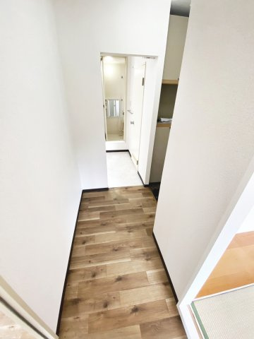 OBハイツの玄関