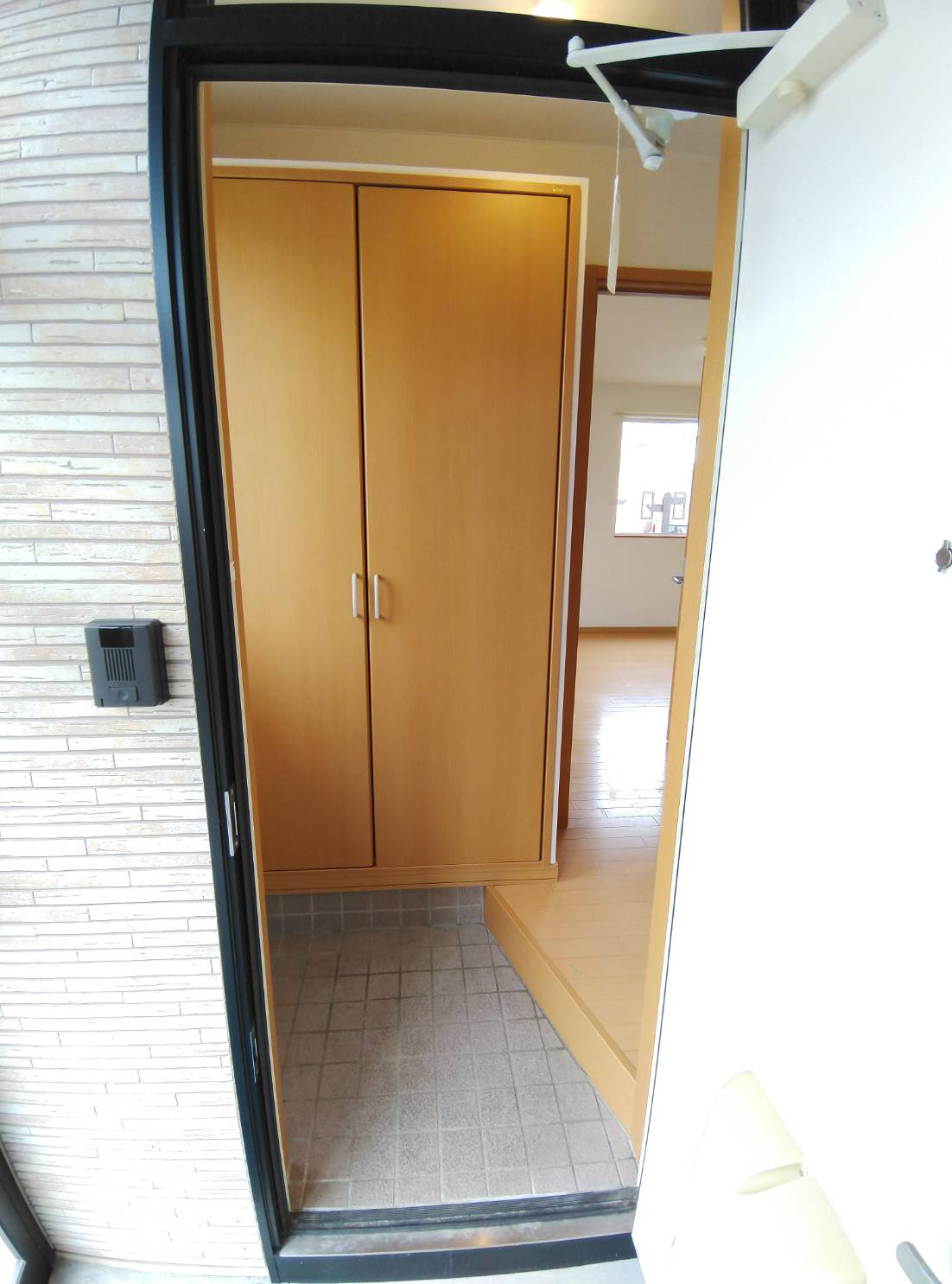 ビラ文苑7号館の玄関