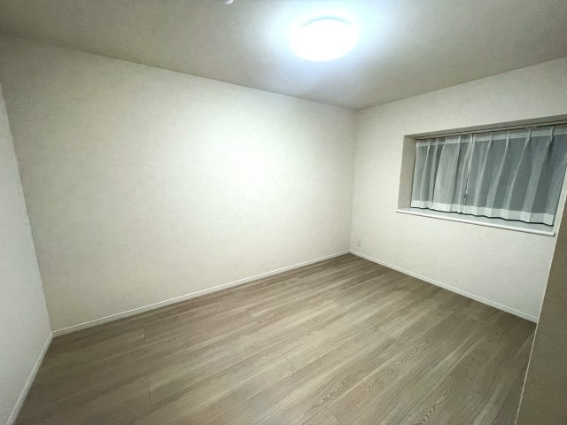 ブライトンヒルズ藤崎の洋室|子供部屋や書斎によさそうです☆