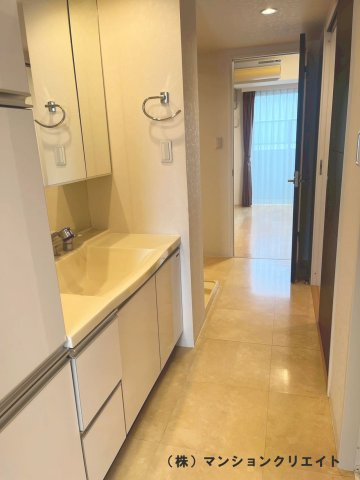 ドゥウエル文京のキッチン|半個室形の使いやすいキッチンです