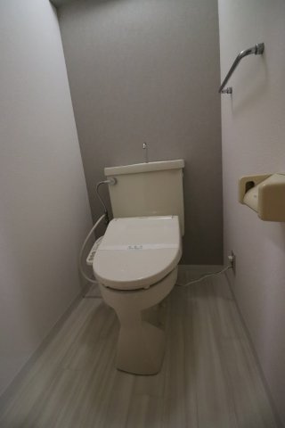 T’s garden都筑ふれあいの丘のトイレ|同間取り別室の写真です。現況優先