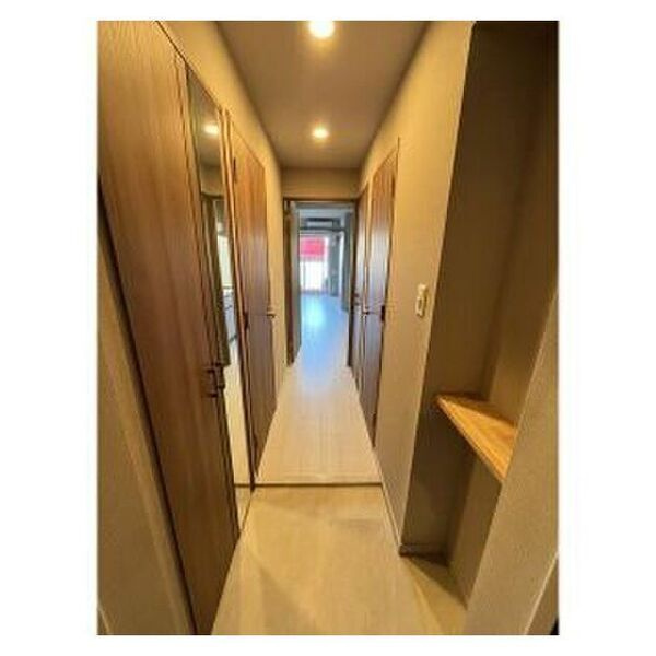 スプランディッド新大阪EASTの玄関