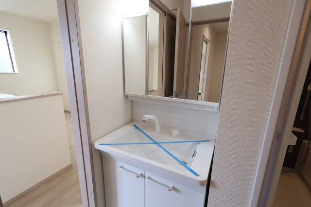 《仲介手数料無料》北区吉野町２丁目191-1新築一戸建てハートフルタウンの独立洗面台