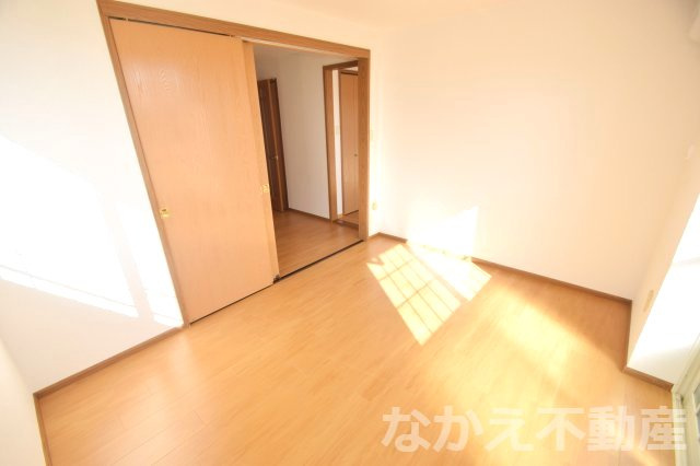 【寝室】 | 落ち着いた色調の寝室です