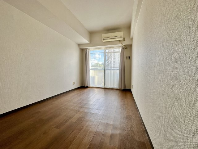 柴田山田ビルの居間・リビング