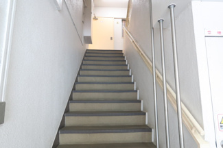 【その他共用部分】 | 階段です
田原町の賃貸物件。
「浅草妙見屋ビル」のことなら(株)メイワ・エステートへお任せください