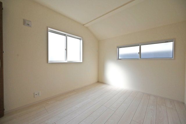 ブルーミングガーデン泉町新築一戸建て│3LDK+駐車2台可(車種制限有)の洋室|-洋室約5.2帖(2F)-