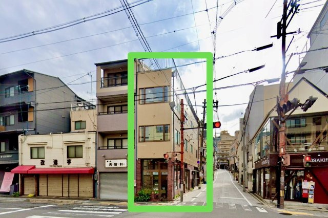 東山安井ビルの外観