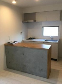 【キッチン】 | EMBELLIR中野富士見町 | 2口コンロのシステムキッチン。