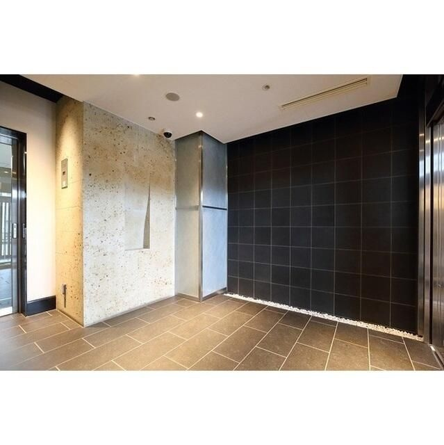 コンフォリア春日富坂のエントランス