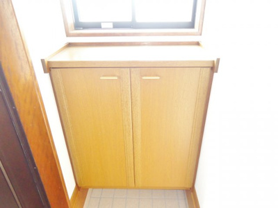 【玄関】 | 土橋貸住宅 | シューズボックス付き　※写真はイメージです