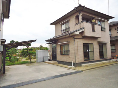 【駐車場】 | 土橋貸住宅 | カーポート付き　※写真は別棟です
